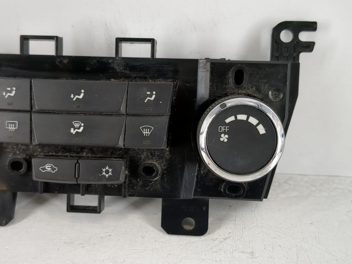 2011-2012 Chevrolet Cruze Climate Control Module Temperature AC/Heater Replacement Fits Fits 2011 2012 OEM Used Auto Parts -