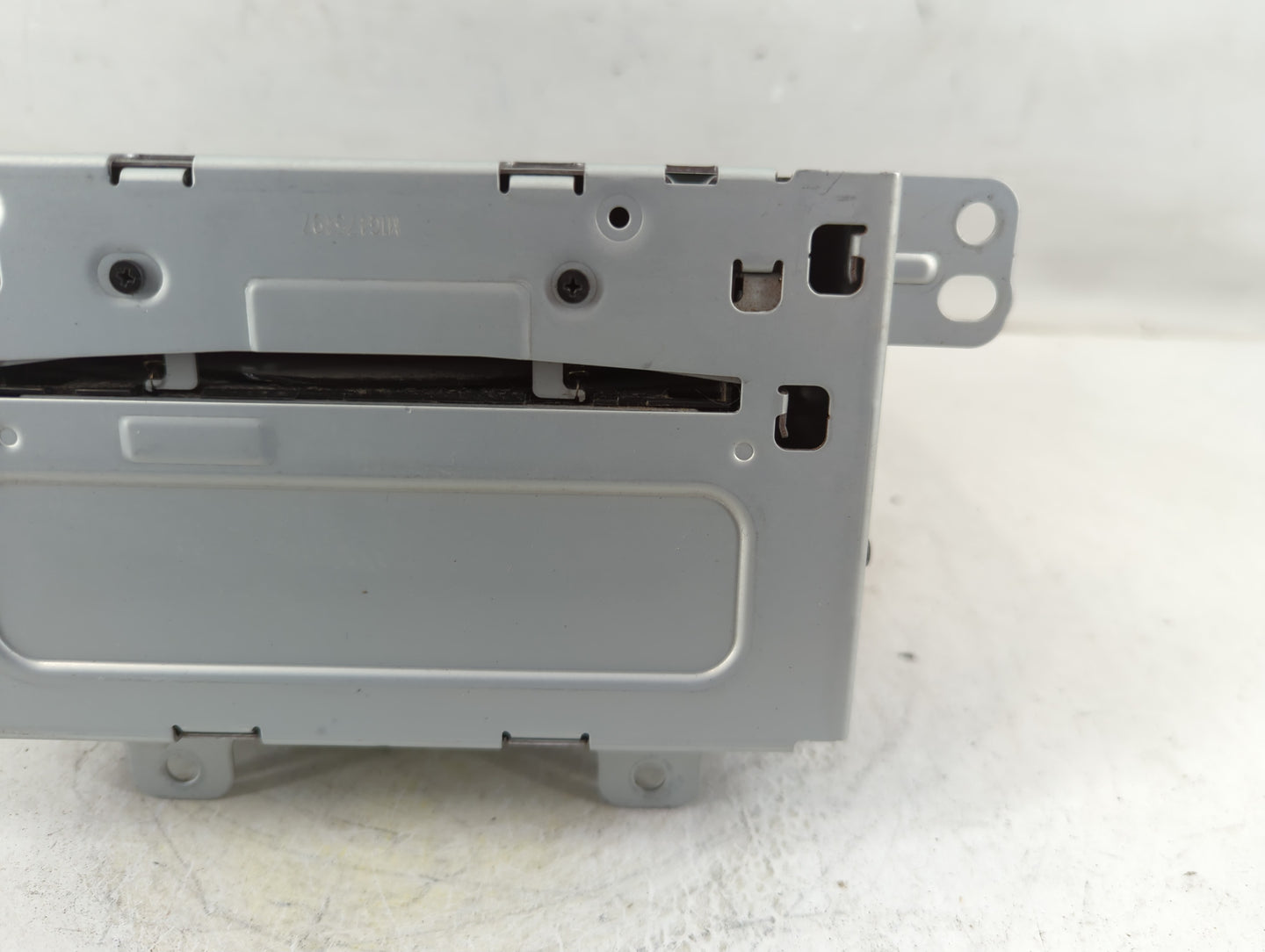 2011 Chevrolet Cruze Radio AM FM Cd Player Receiver Replacement P/N:20983517 Fits Fits 2010 OEM Used Auto Parts - Oemusedaut