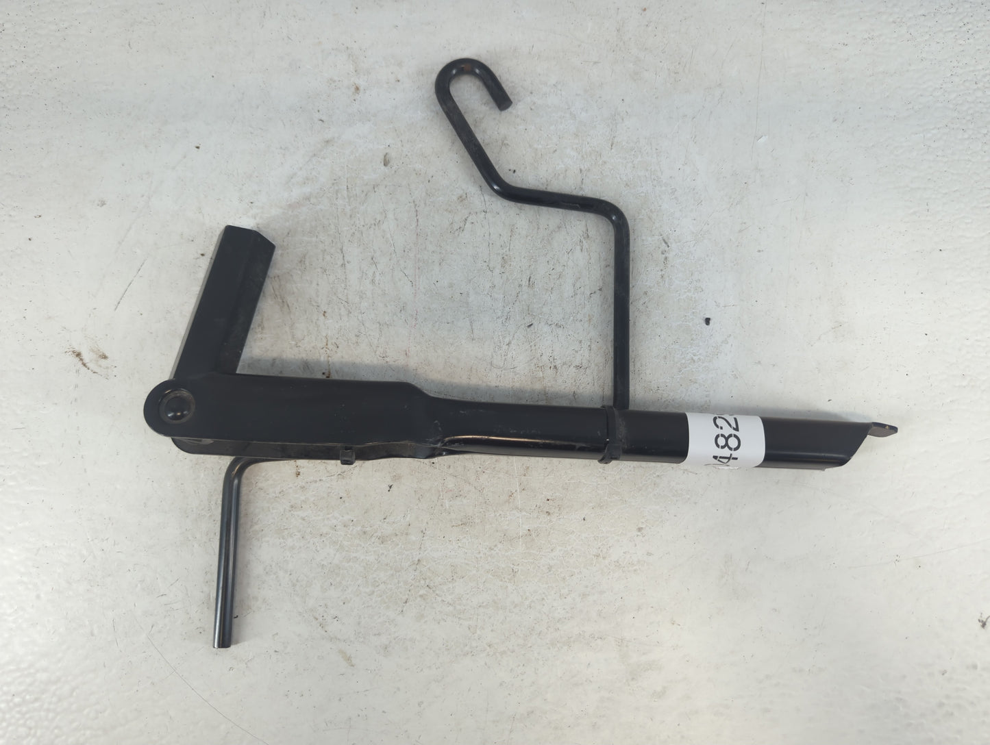 2011 Chevrolet Cruze Spare Scissor Car Jack 1048298 - Oemusedautoparts1.com