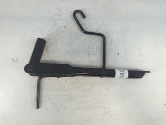 compare product 2011 Chevrolet Cruze Spare Scissor Car Jack 1048298