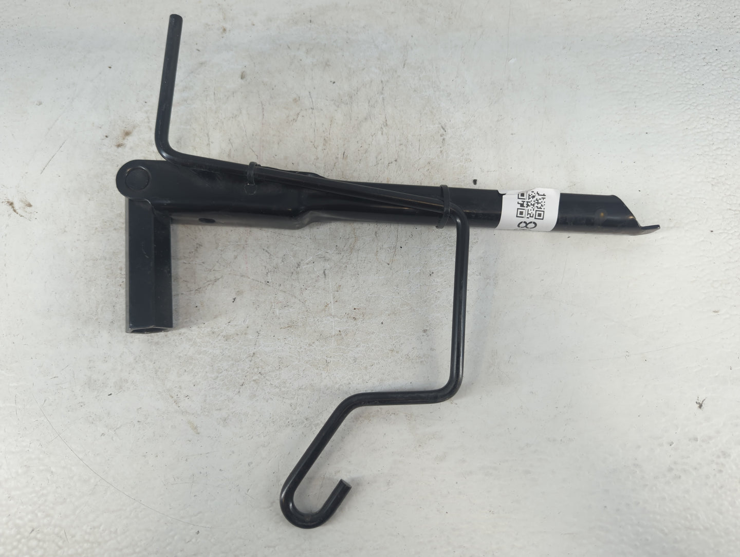 2011 Chevrolet Cruze Spare Scissor Car Jack 1048298 - Oemusedautoparts1.com