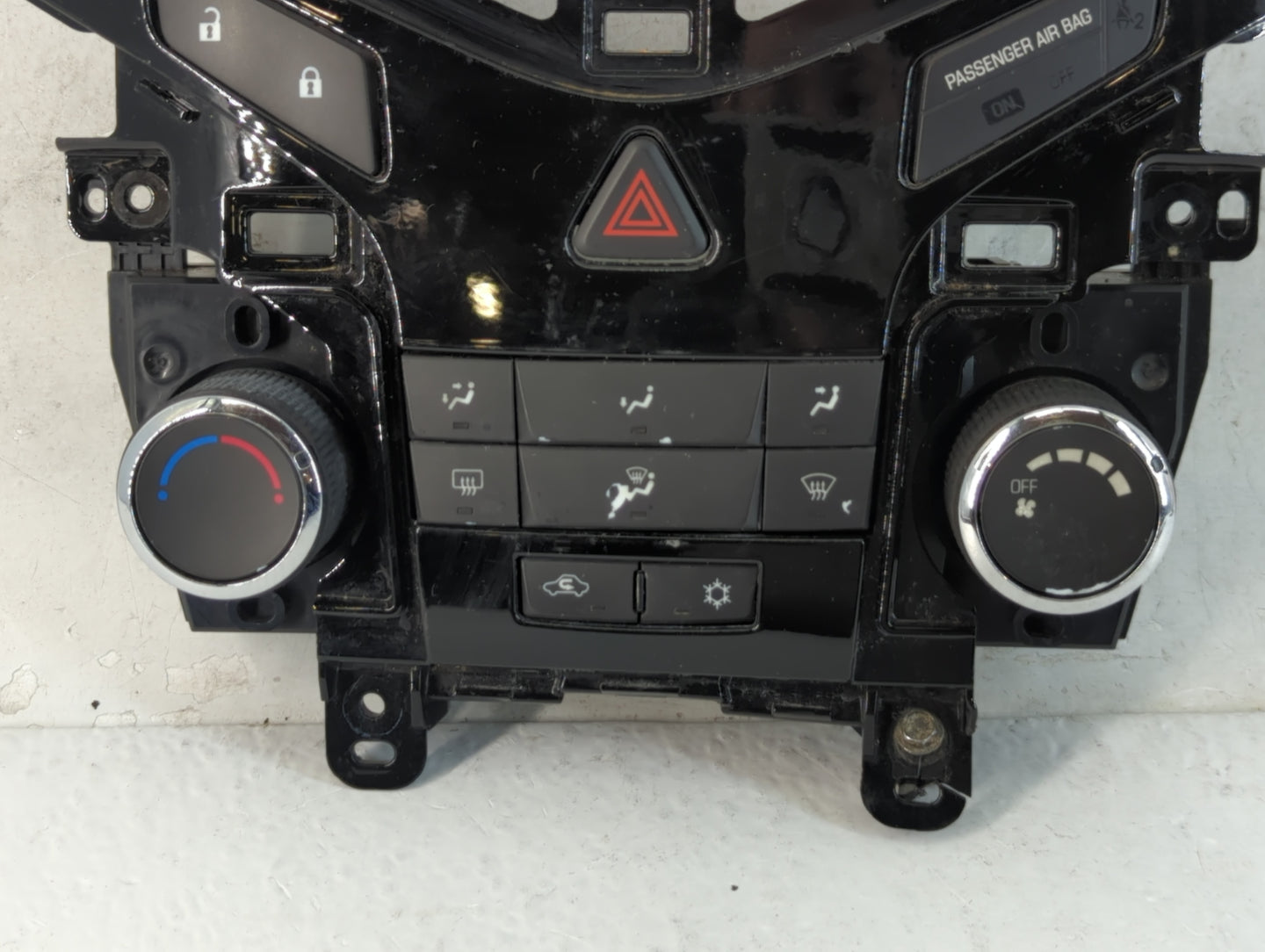 2011-2012 Chevrolet Cruze Climate Control Module Temperature AC/Heater Replacement Fits Fits 2011 2012 OEM Used Auto Parts -