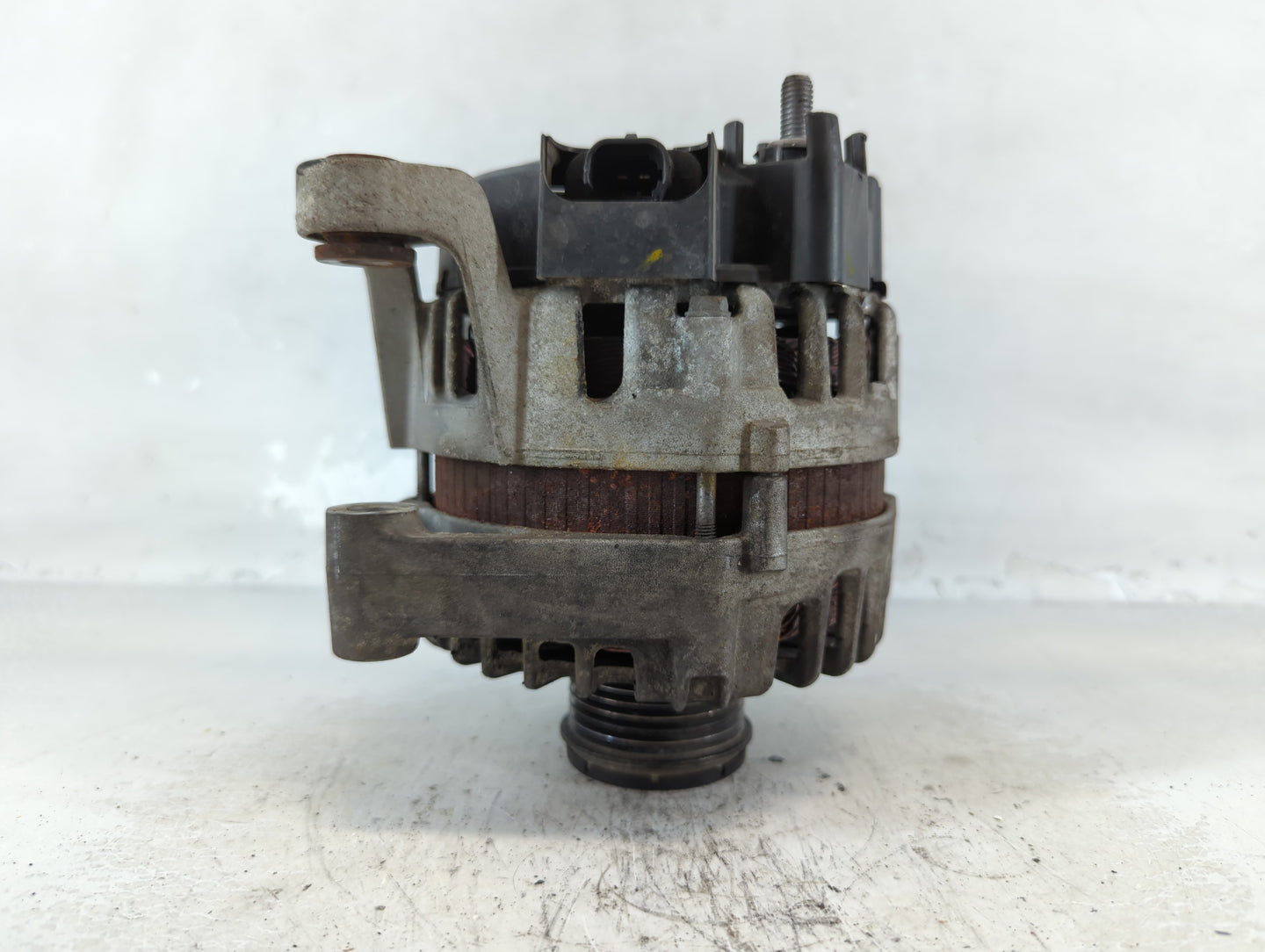 2011 Chevrolet Cruze Alternator Replacement Generator Charging Assembly Engine OEM P/N:13577154 Fits OEM Used Auto Parts - O