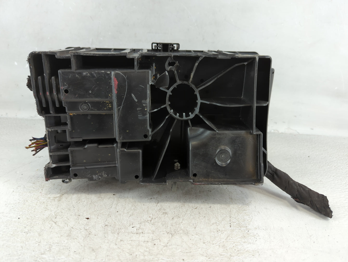 2011-2014 Chevrolet Cruze Fusebox Fuse Box Panel Relay Module P/N:95216200 Fits Fits 2011 2012 2013 2014 OEM Used Auto Parts