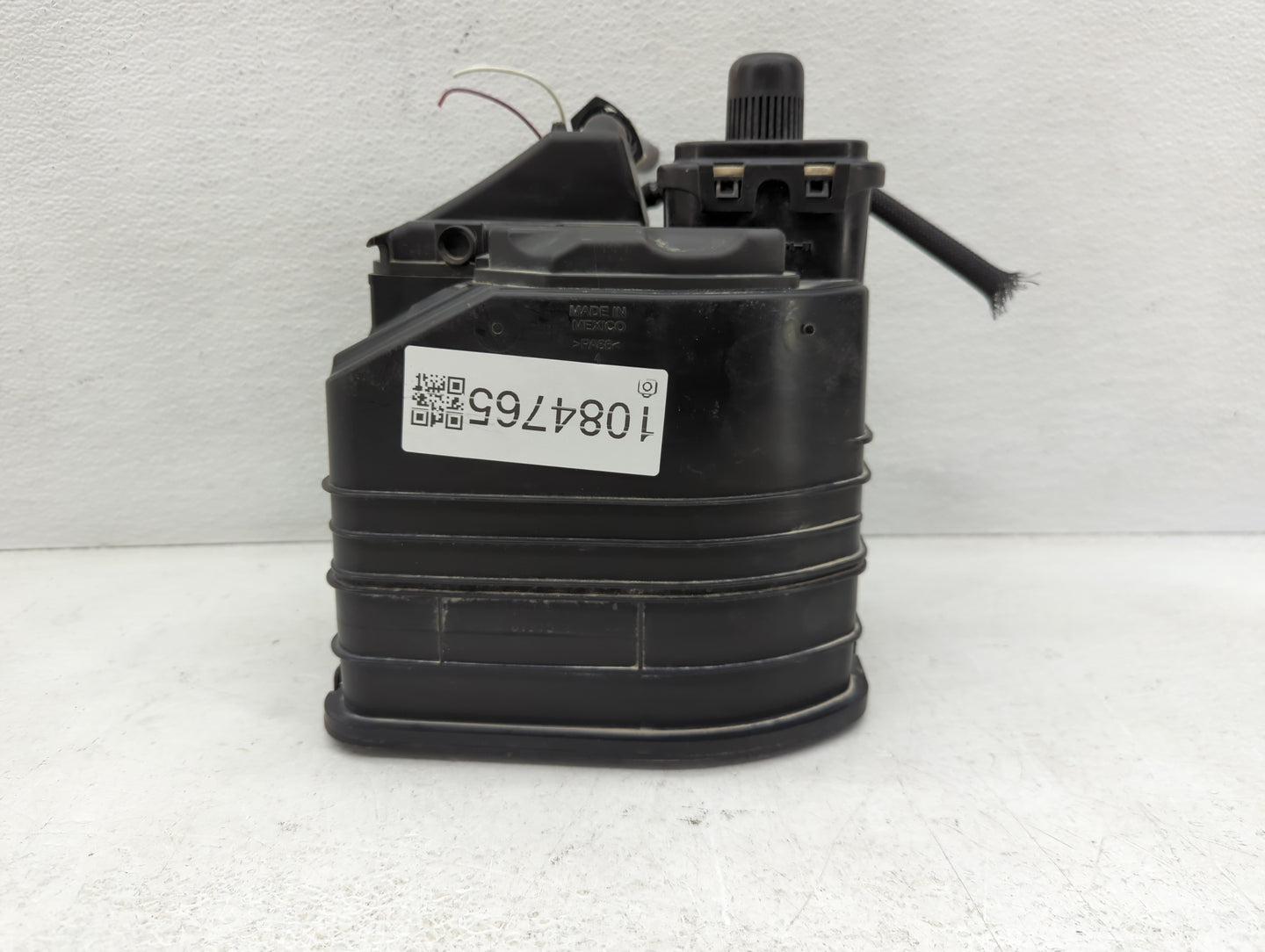 2011 Chevrolet Cruze Fuel Vapor Charcoal Canister 1084765 - Oemusedautoparts1.com