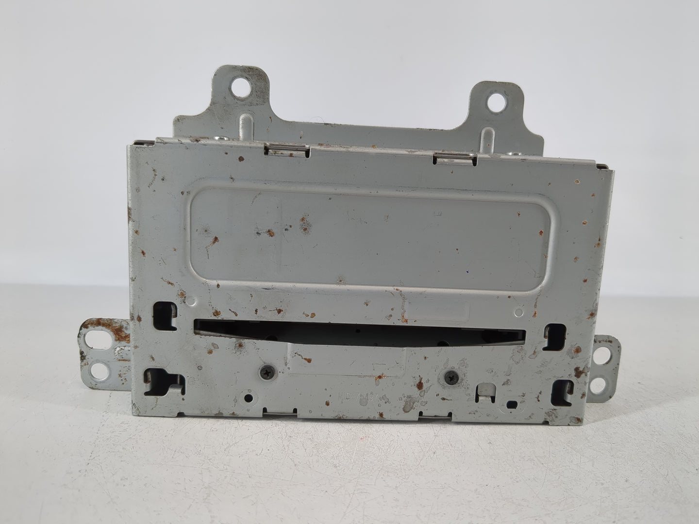 2011 Chevrolet Cruze Radio AM FM Cd Player Receiver Replacement P/N:20983517 Fits Fits 2010 OEM Used Auto Parts - Oemusedaut
