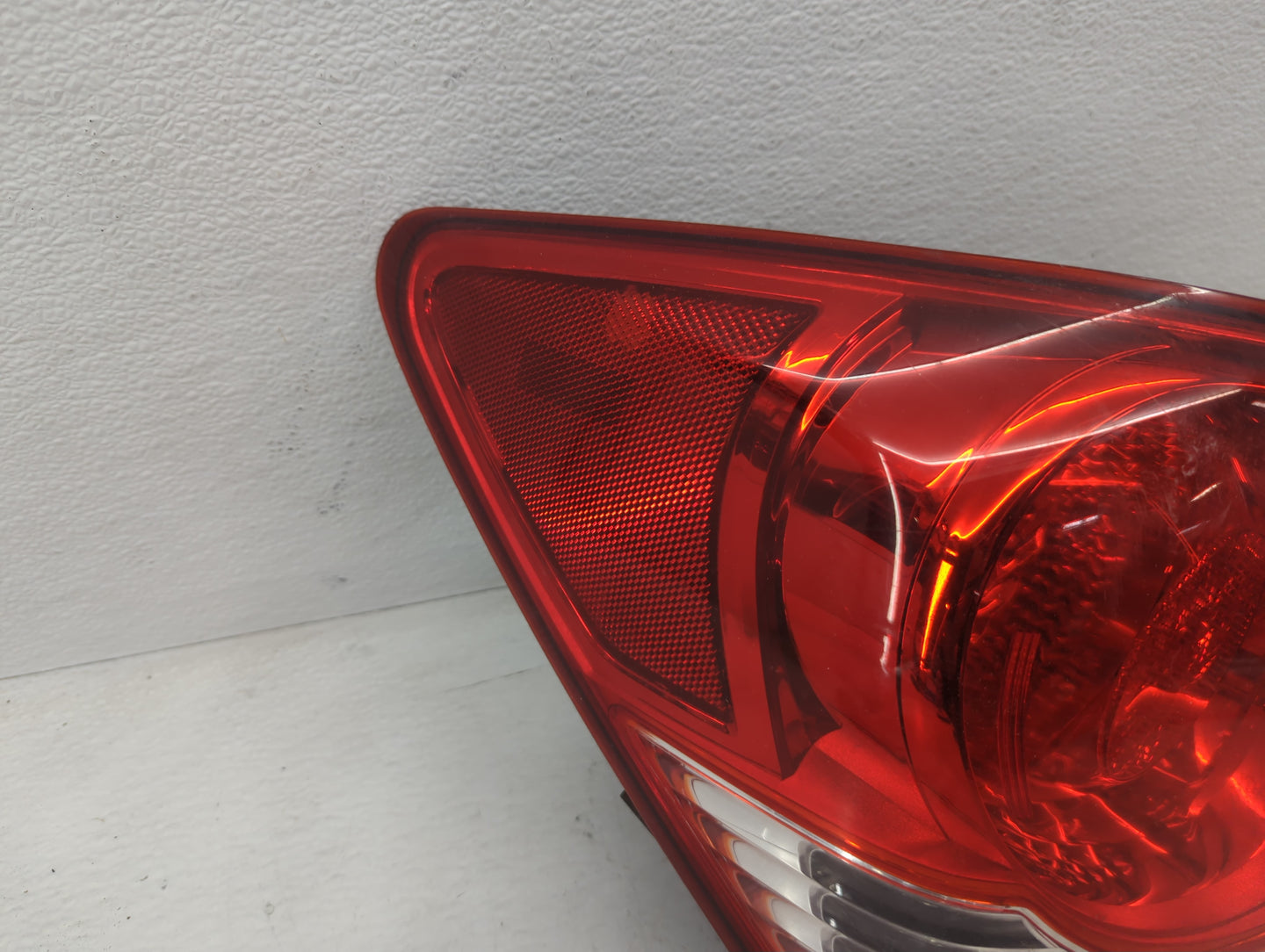 2011-2016 Chevrolet Cruze Tail Light Assembly Driver Left OEM Fits Fits 2011 2012 2013 2014 2015 2016 OEM Used Auto Parts - 