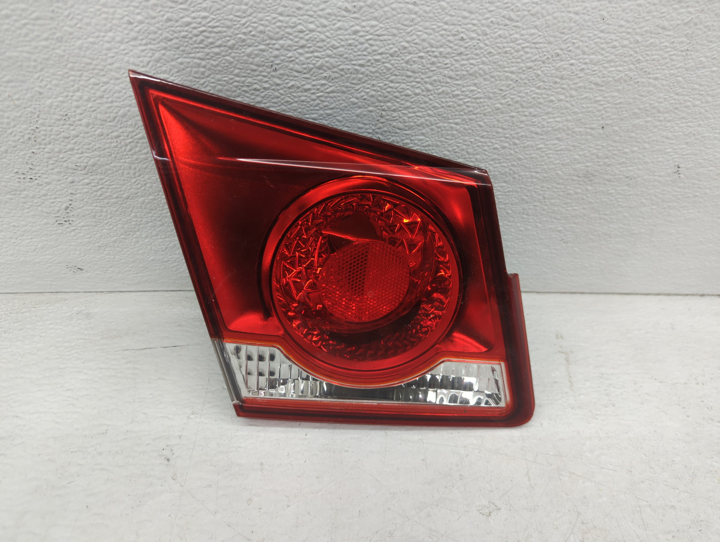 2011-2016 Chevrolet Cruze Tail Light Assembly Passenger Right OEM Fits Fits 2011 2012 2013 2014 2015 2016 OEM Used Auto Part
