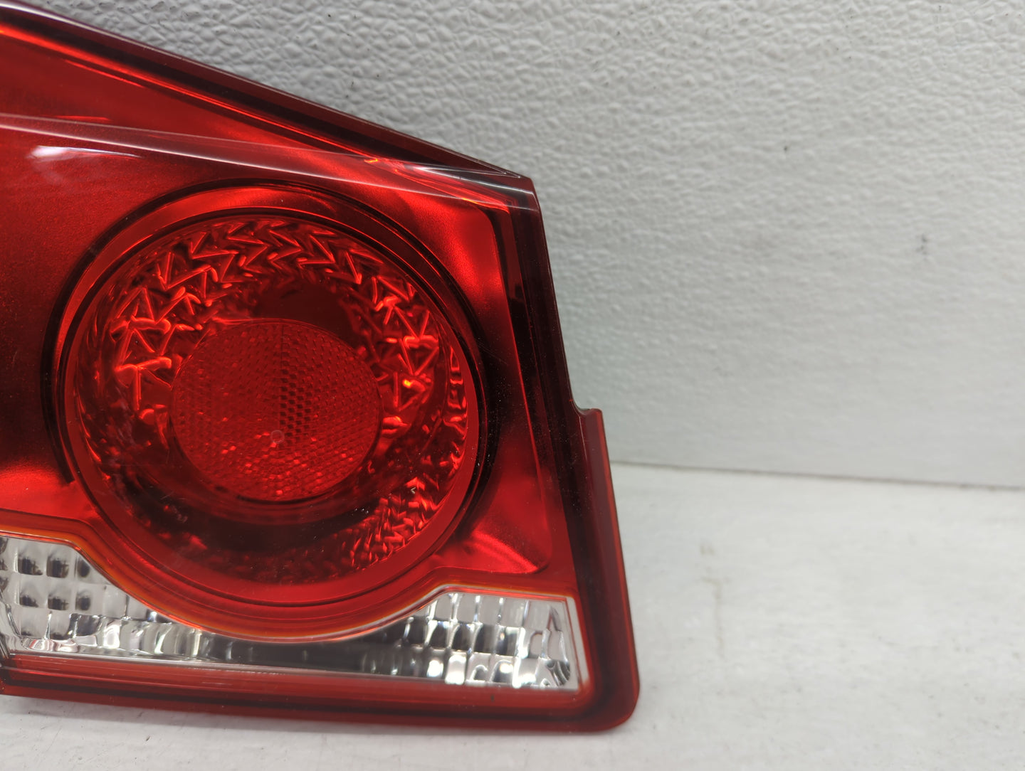 2011-2016 Chevrolet Cruze Tail Light Assembly Passenger Right OEM Fits Fits 2011 2012 2013 2014 2015 2016 OEM Used Auto Part