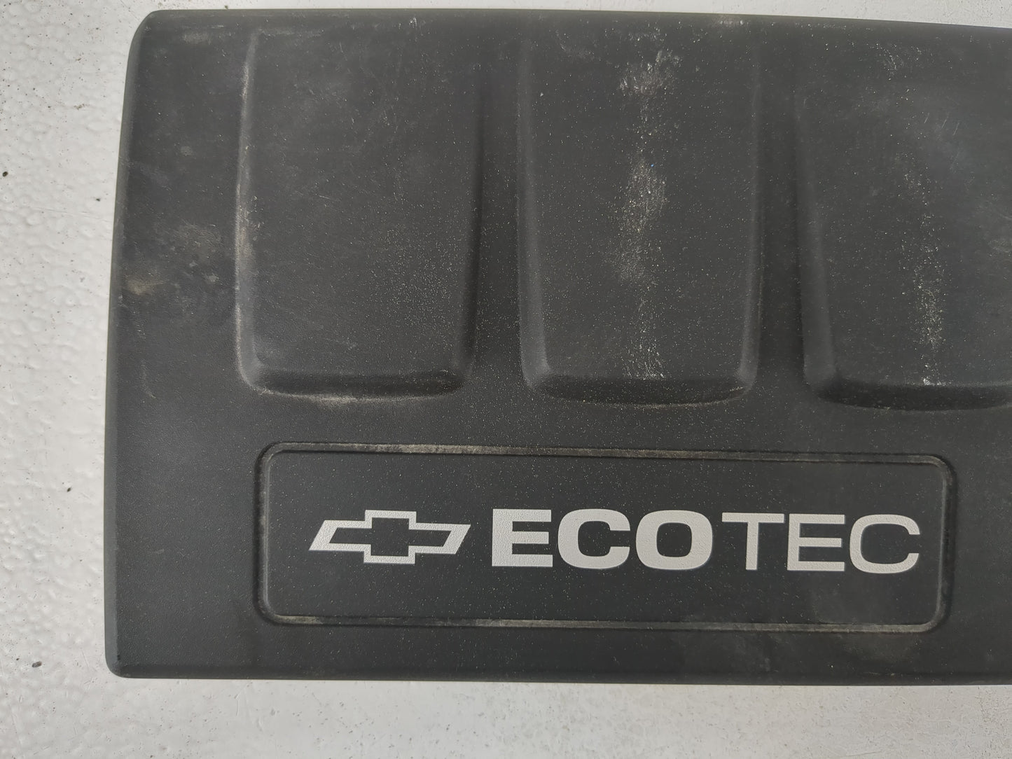 2011 Chevrolet Cruze Engine Cover - Oemusedautoparts1.com