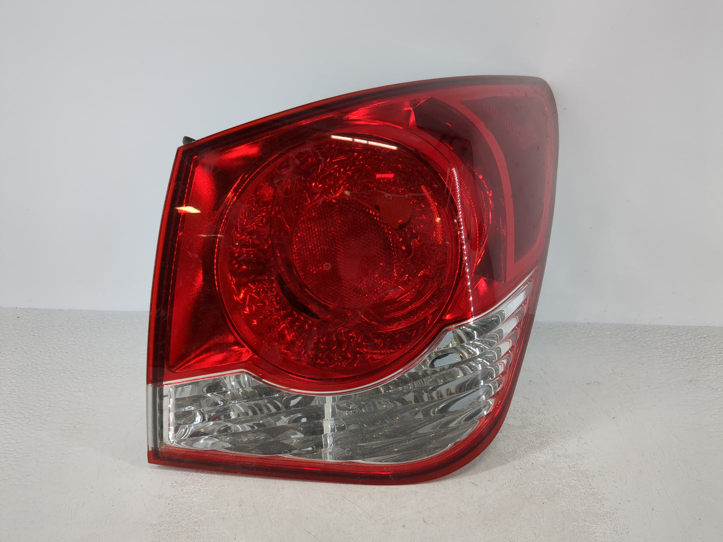 2011-2016 Chevrolet Cruze Tail Light Assembly Passenger Right OEM Fits Fits 2011 2012 2013 2014 2015 2016 OEM Used Auto Part