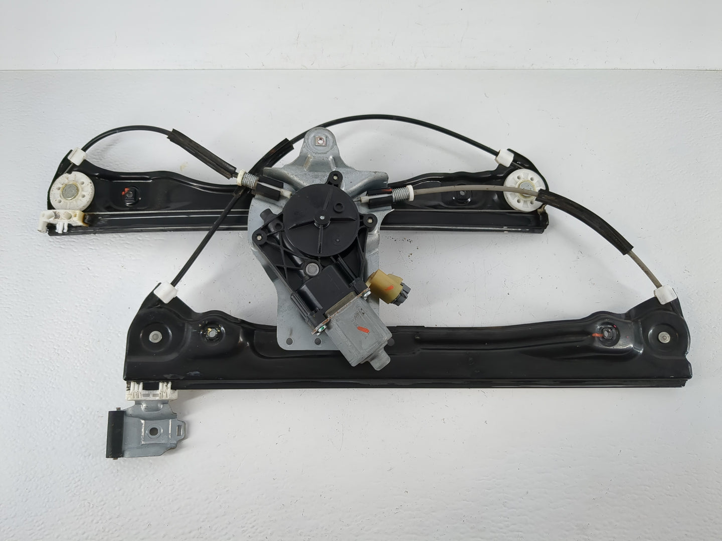 2011-2012 Chevrolet Cruze Used Window Regulator Passenger Front 1112955 - Oemusedautoparts1.com