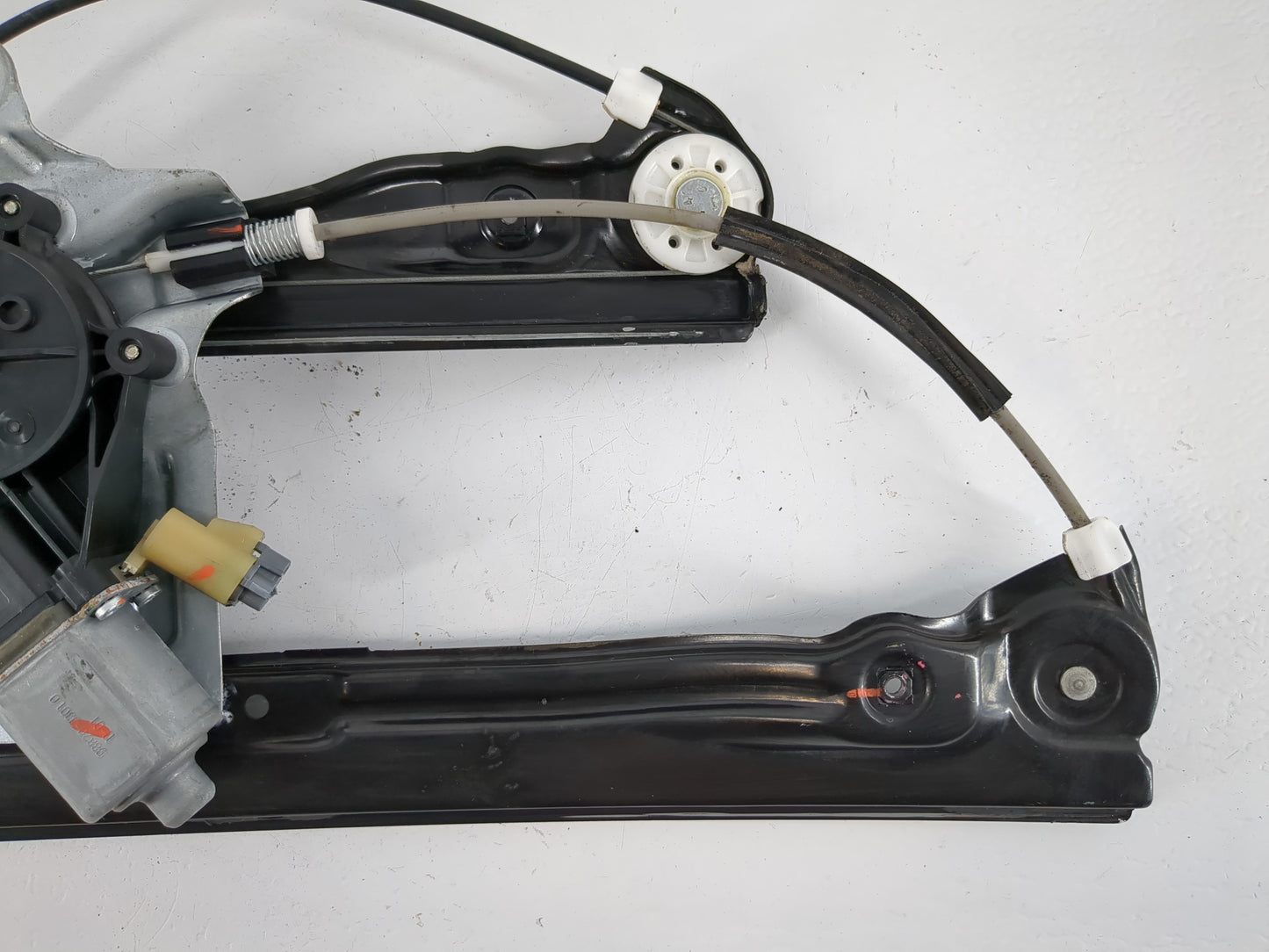 2011-2012 Chevrolet Cruze Used Window Regulator Passenger Front 1112955 - Oemusedautoparts1.com