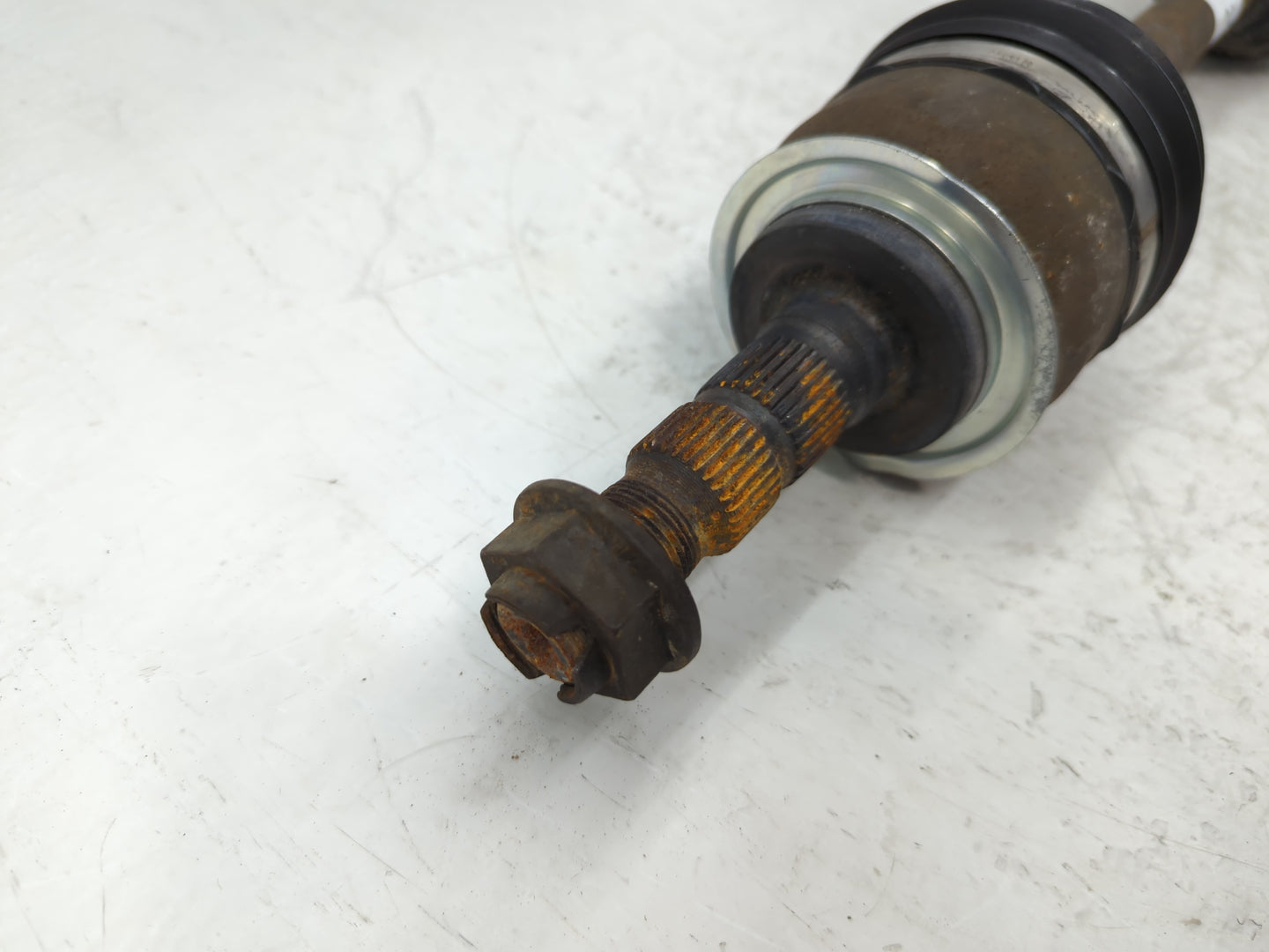 2011-2012 Chevrolet Cruze Axle Shaft Front Passenger Cv C/v - Oemusedautoparts1.com