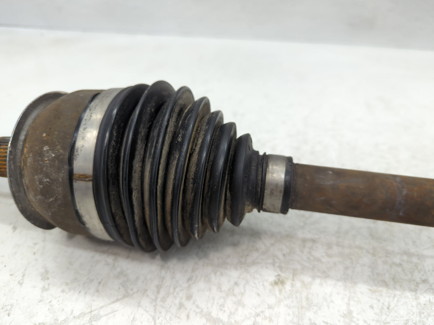 2011-2012 Chevrolet Cruze Axle Shaft Front Passenger Cv C/v - Oemusedautoparts1.com