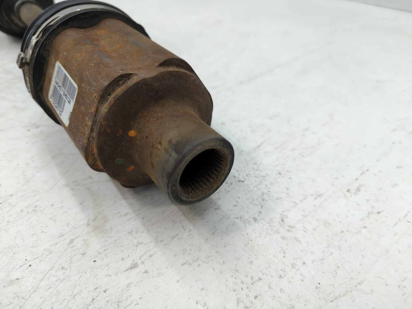 2011-2012 Chevrolet Cruze Axle Shaft Front Passenger Cv C/v - Oemusedautoparts1.com