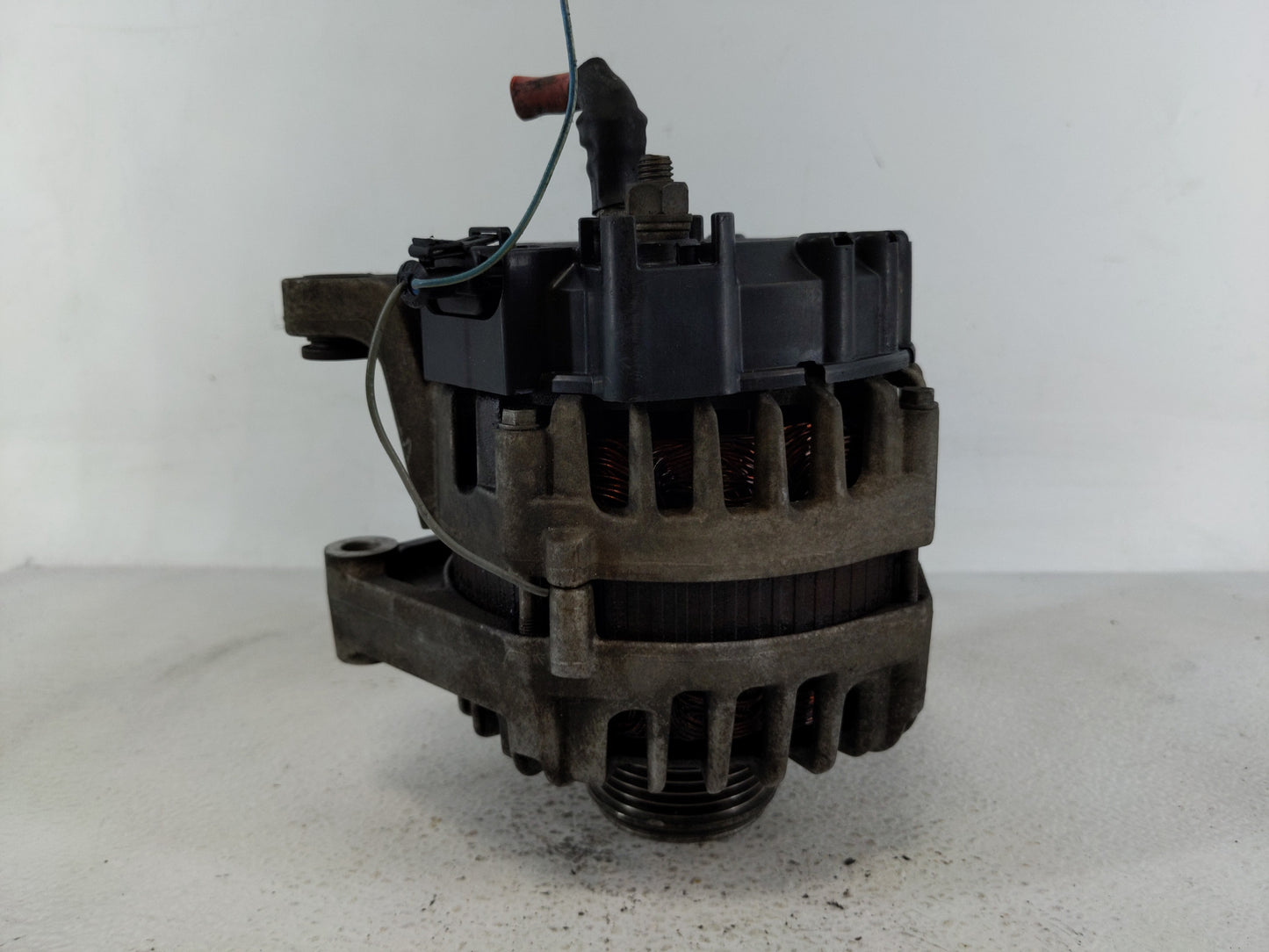 2011 Chevrolet Cruze Alternator Replacement Generator Charging Assembly Engine OEM P/N:13577154 Fits OEM Used Auto Parts - O