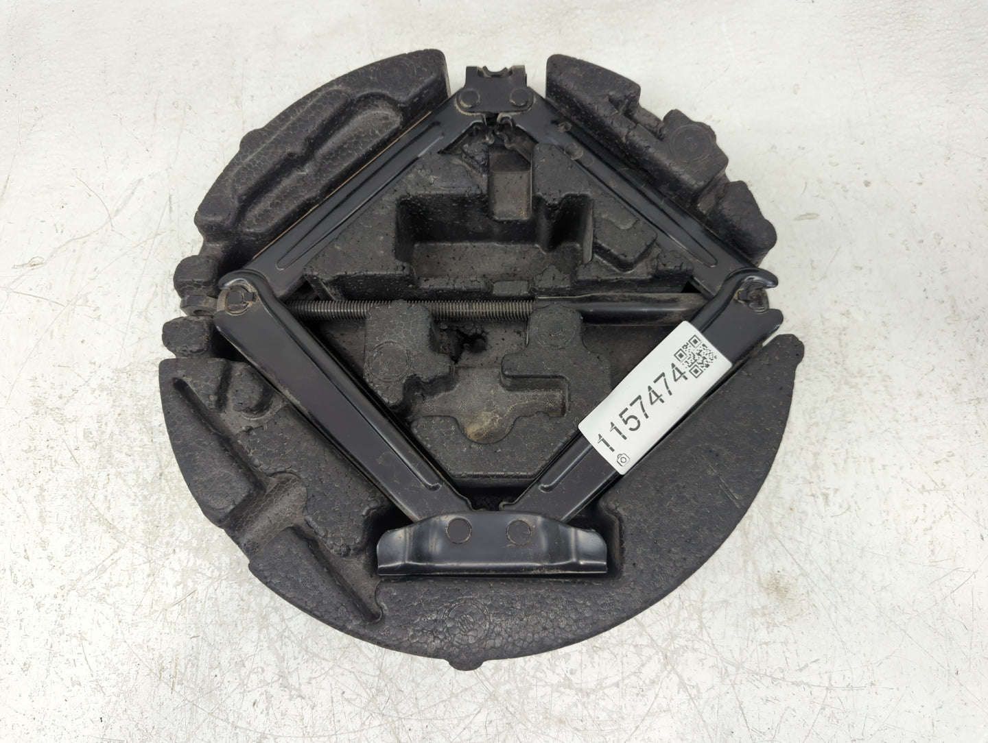 2011 Chevrolet Cruze Spare Scissor Car Jack 1157474 - Oemusedautoparts1.com