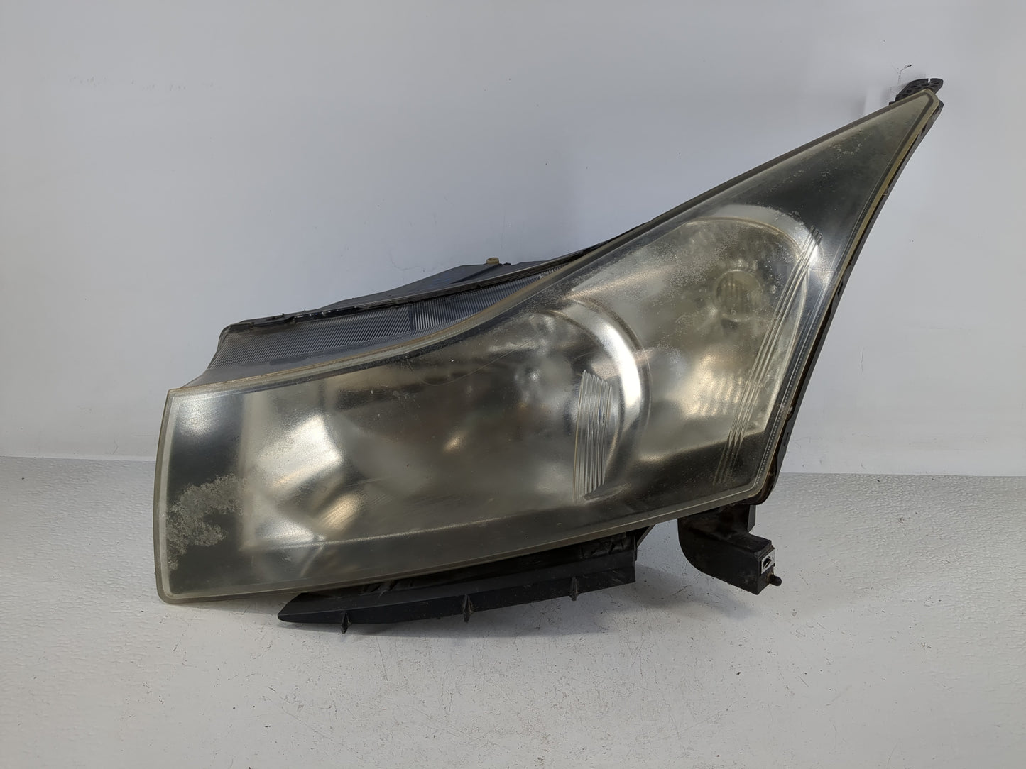 2011-2012 Chevrolet Cruze Driver Left Oem Head Light Headlight Lamp - Oemusedautoparts1.com