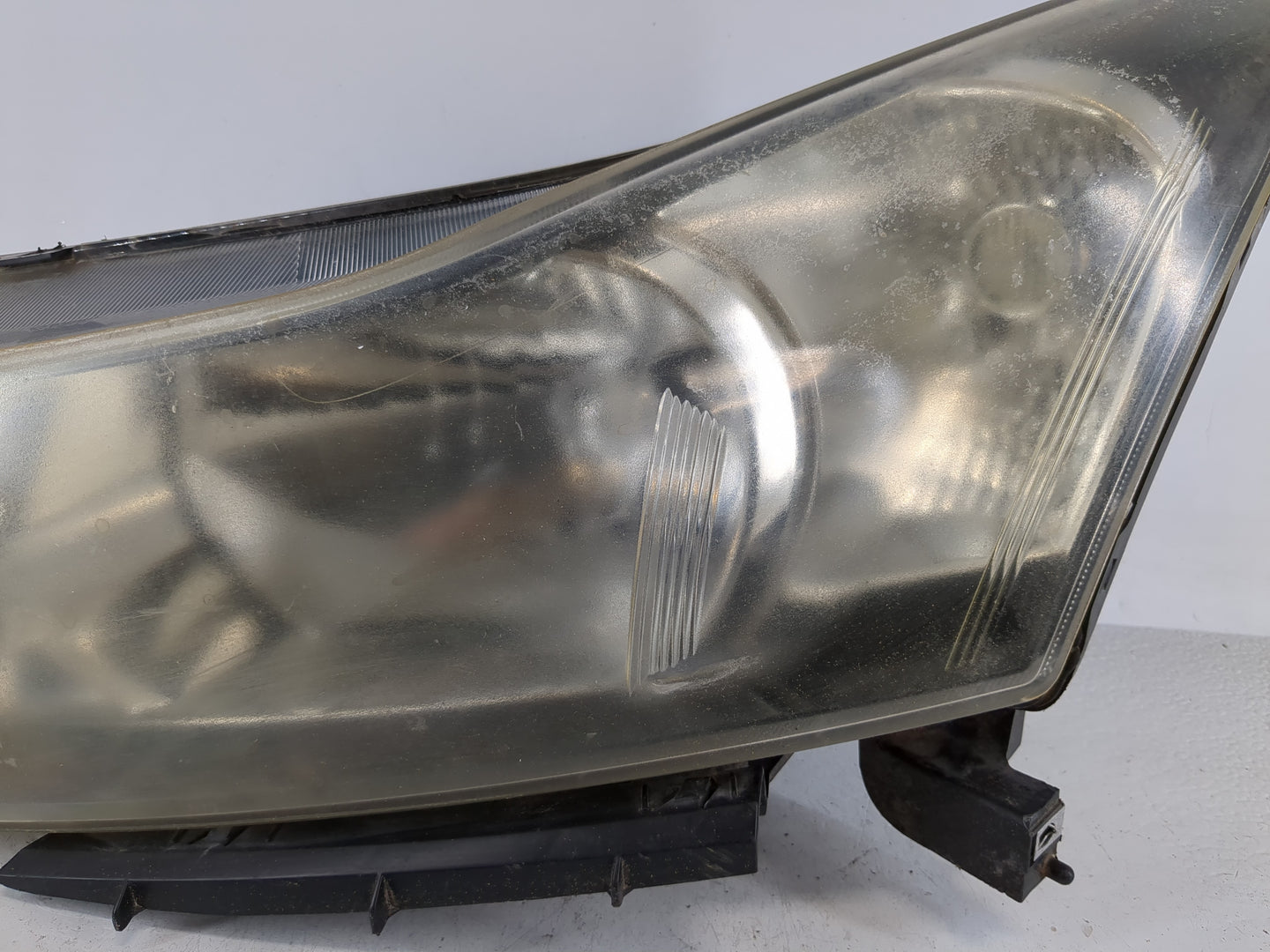 2011-2012 Chevrolet Cruze Driver Left Oem Head Light Headlight Lamp - Oemusedautoparts1.com