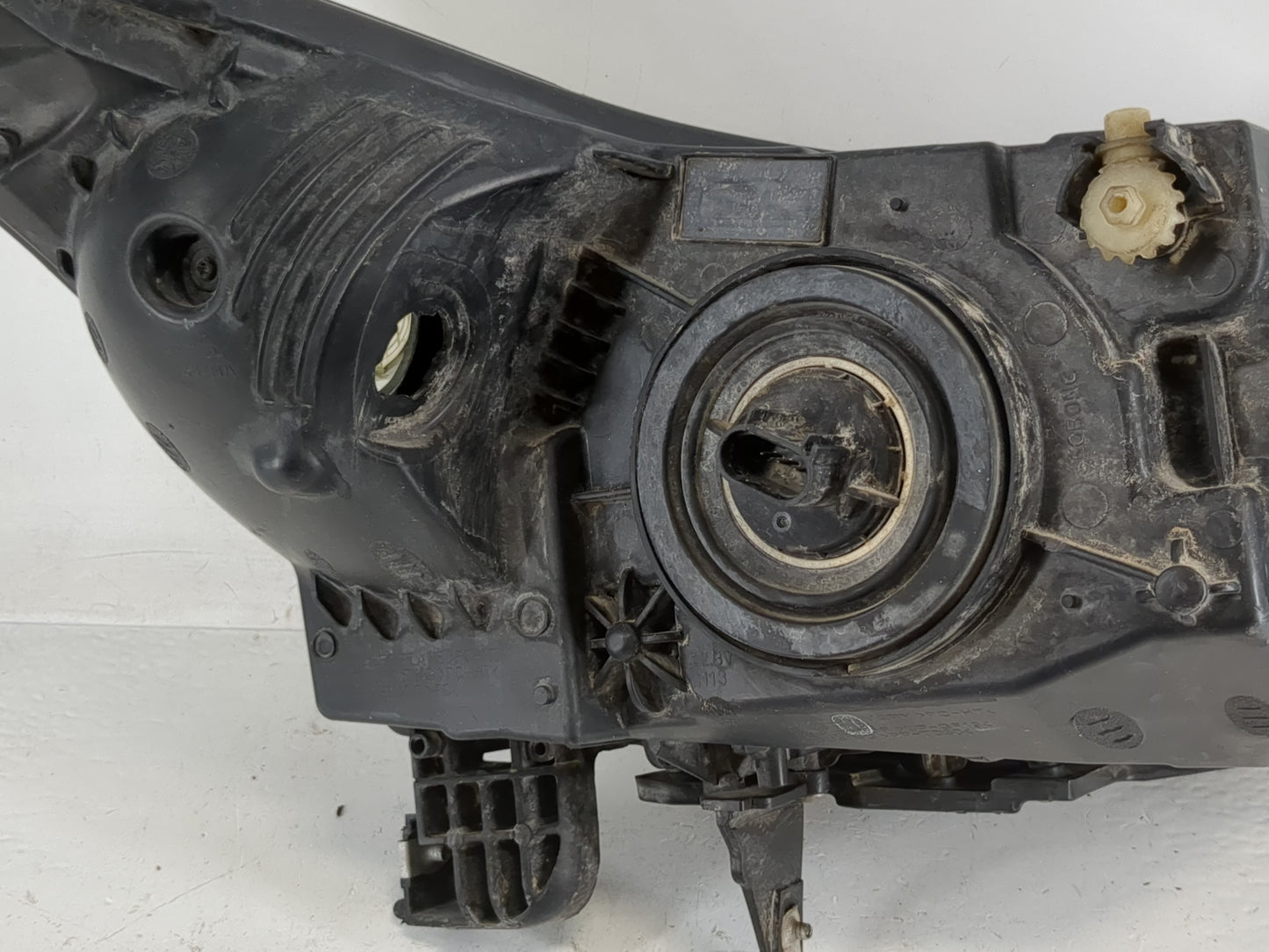 2011-2012 Chevrolet Cruze Driver Left Oem Head Light Headlight Lamp - Oemusedautoparts1.com