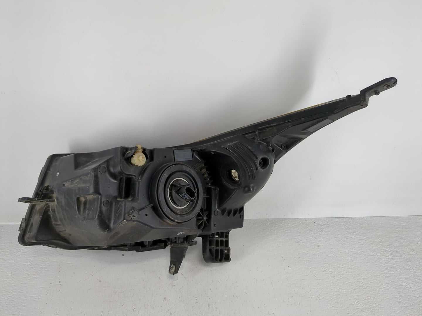 2011-2012 Chevrolet Cruze Passenger Right Oem Head Light Headlight Lamp - Oemusedautoparts1.com