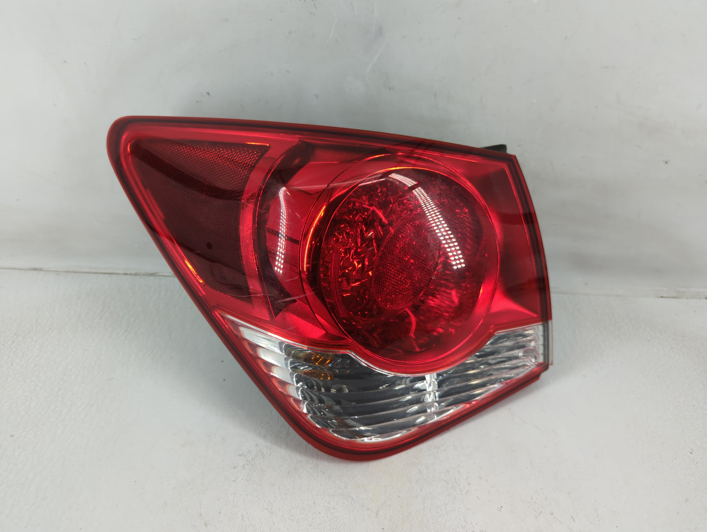 2011-2016 Chevrolet Cruze Tail Light Assembly Passenger Right OEM P/N:3057K Fits Fits 2011 2012 2013 2014 2015 2016 OEM Used