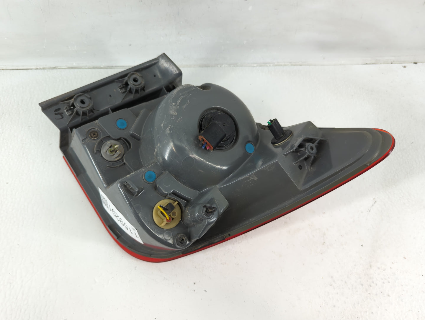 2011 Chevrolet Cruze Passenger Right Side Deck Lid Mounted Tail Light - Oemusedautoparts1.com
