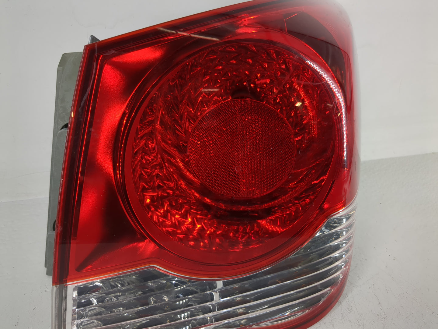 2011-2016 Chevrolet Cruze Tail Light Assembly Passenger Right OEM Fits Fits 2011 2012 2013 2014 2015 2016 OEM Used Auto Part