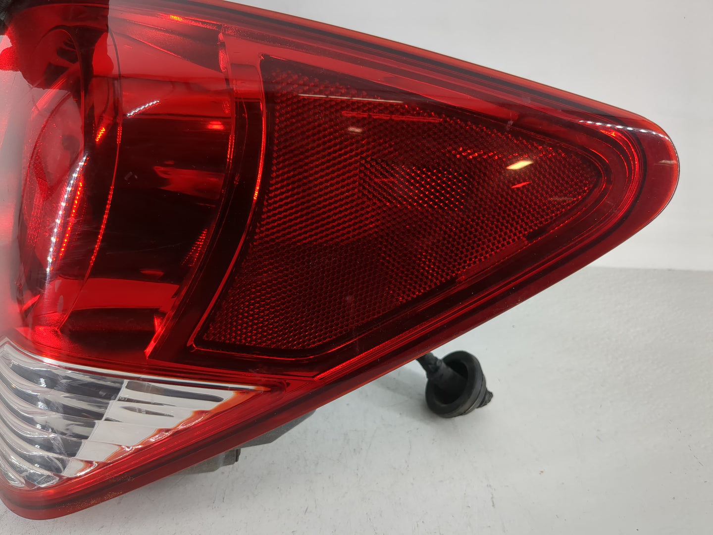 2011-2016 Chevrolet Cruze Tail Light Assembly Passenger Right OEM Fits Fits 2011 2012 2013 2014 2015 2016 OEM Used Auto Part