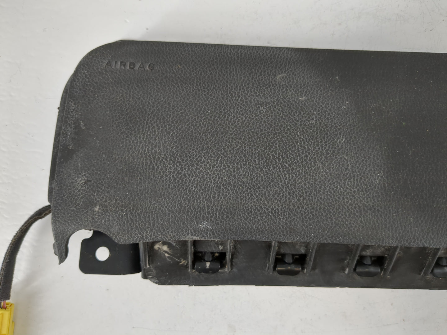 2011-2012 Chevrolet Cruze Air Bag Driver Left Knee OEM P/N:95218715 Fits Fits 2011 2012 OEM Used Auto Parts - Oemusedautopar