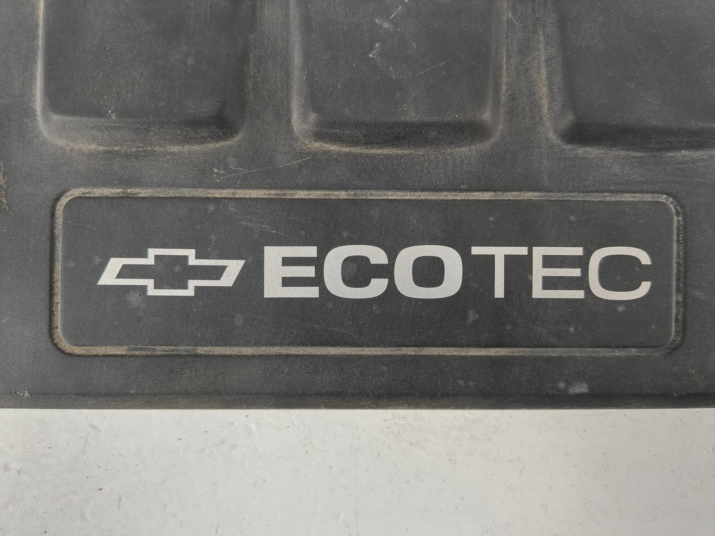 2011 Chevrolet Cruze Engine Cover - Oemusedautoparts1.com