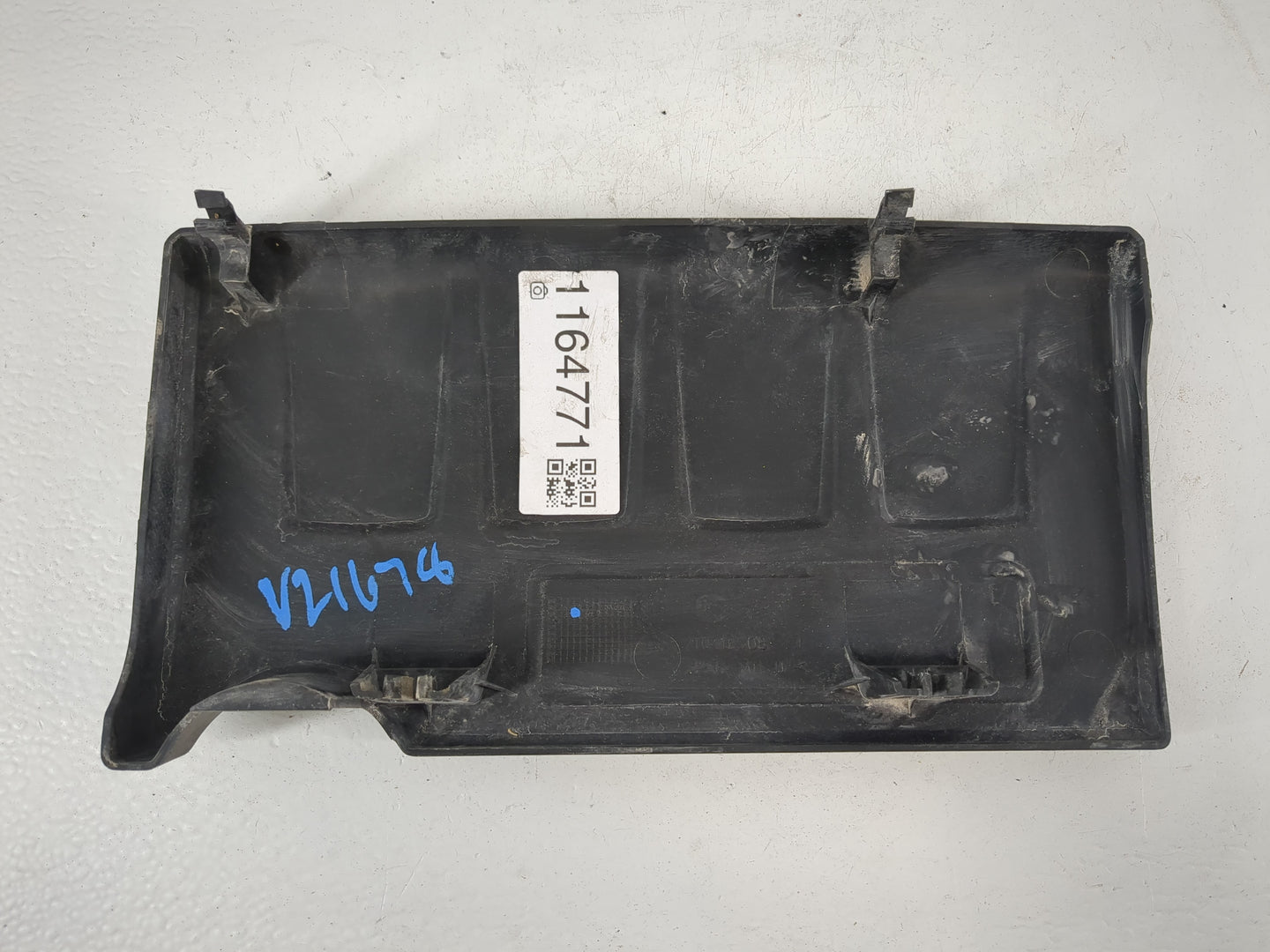 2011 Chevrolet Cruze Engine Cover - Oemusedautoparts1.com