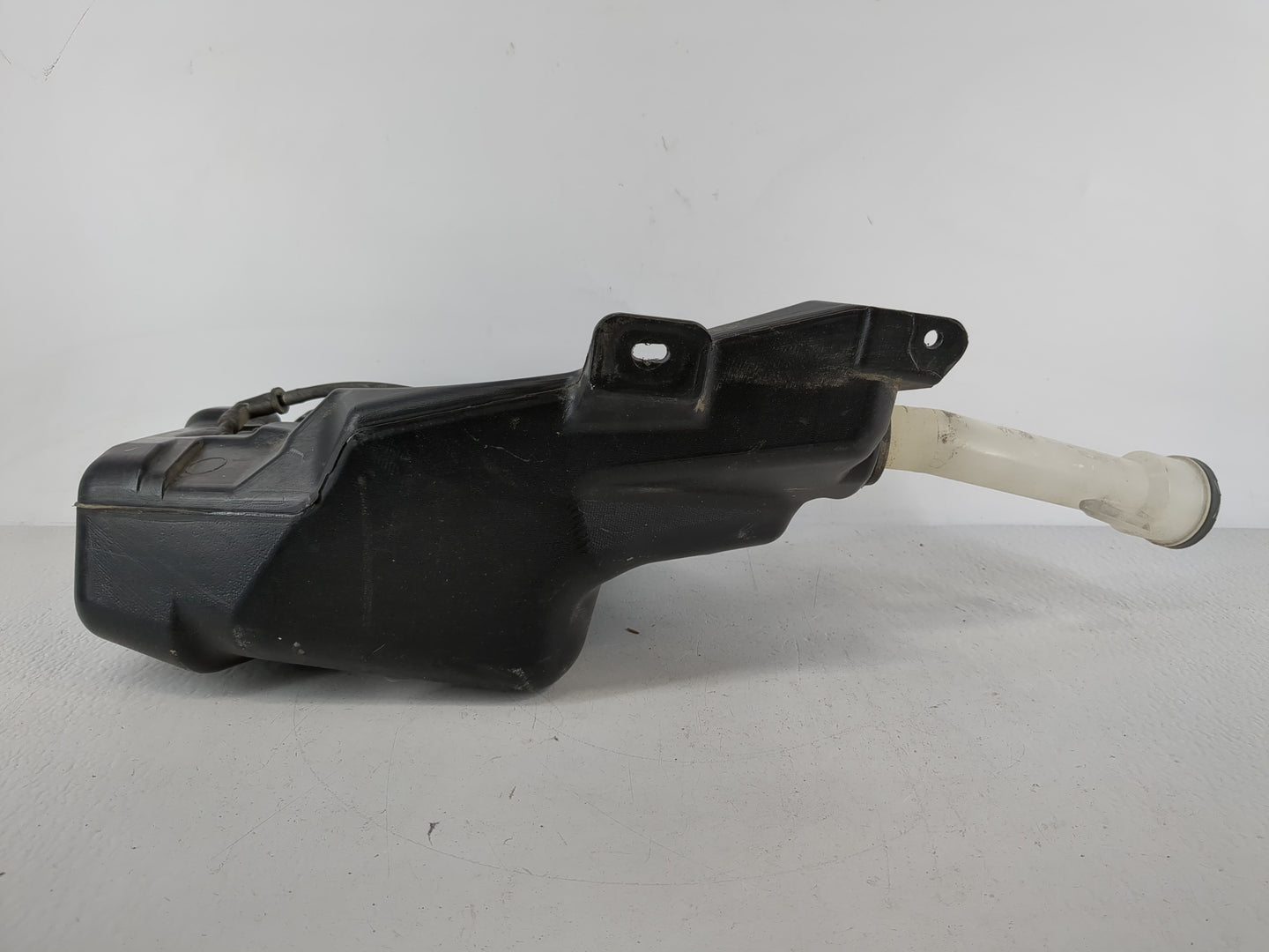 2011-2016 Chevrolet Cruze Windshield Washer Fluid Reservoir Bottle Oem - Oemusedautoparts1.com