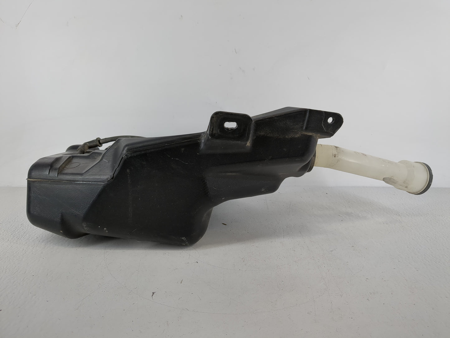 2011-2016 Chevrolet Cruze Windshield Washer Fluid Reservoir Bottle Oem - Oemusedautoparts1.com