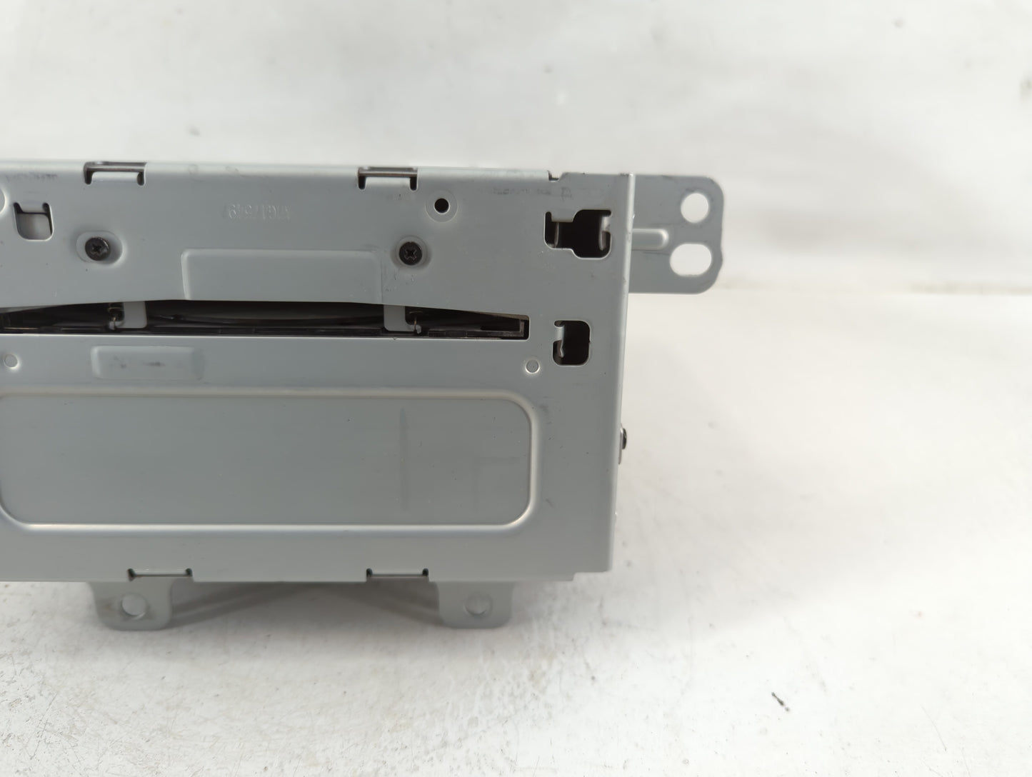 2011-2012 Chevrolet Cruze Radio AM FM Cd Player Receiver Replacement P/N:20983517 Fits Fits 2010 2011 2012 OEM Used Auto Par