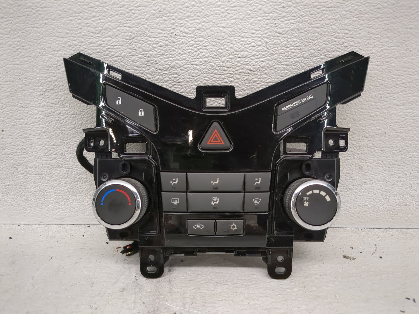 2011-2012 Chevrolet Cruze Climate Control Module Temperature AC/Heater Replacement P/N:95017054 Fits Fits 2011 2012 OEM Used