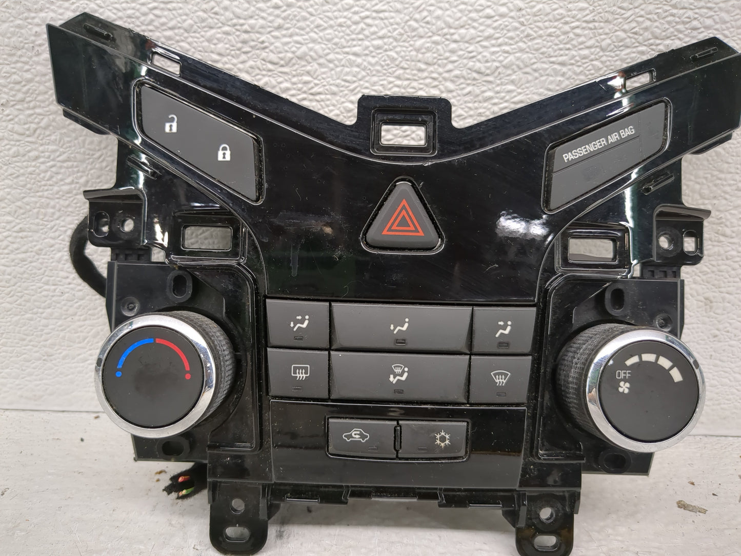 2011-2012 Chevrolet Cruze Climate Control Module Temperature AC/Heater Replacement P/N:95017054 Fits Fits 2011 2012 OEM Used