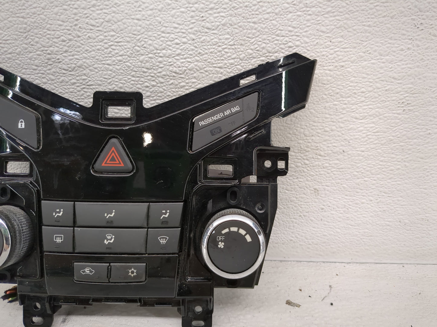 2011-2012 Chevrolet Cruze Climate Control Module Temperature AC/Heater Replacement P/N:95017054 Fits Fits 2011 2012 OEM Used