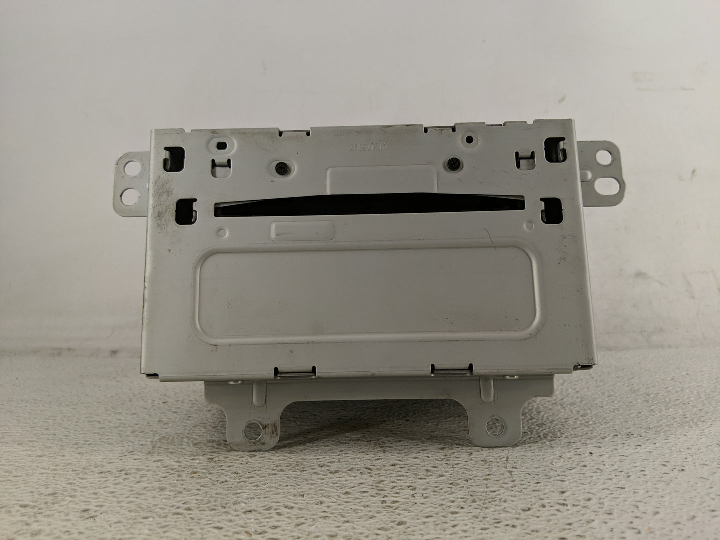 2011-2012 Chevrolet Cruze Radio AM FM Cd Player Receiver Replacement P/N:20983517 Fits Fits 2010 2011 2012 OEM Used Auto Par
