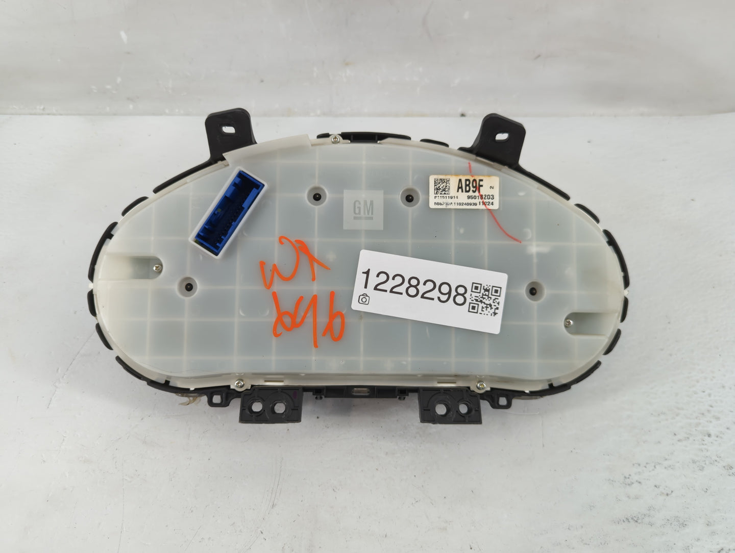 2011 Chevrolet Cruze Instrument Cluster Speedometer Gauges P/N:95018203 Fits OEM Used Auto Parts - Oemusedautoparts1.com