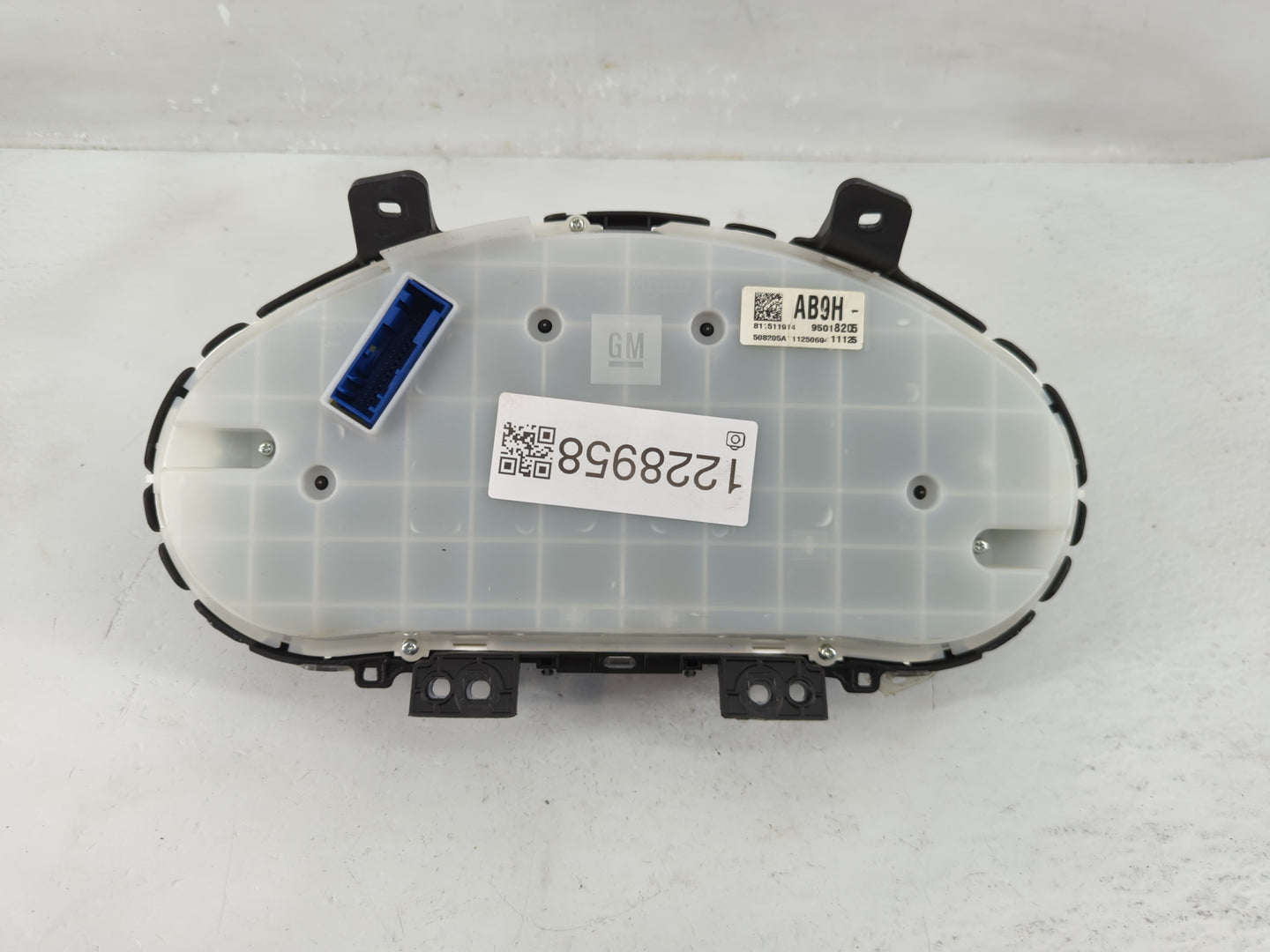 2011 Chevrolet Cruze Instrument Cluster Speedometer Gauges P/N:95018205 Fits OEM Used Auto Parts - Oemusedautoparts1.com