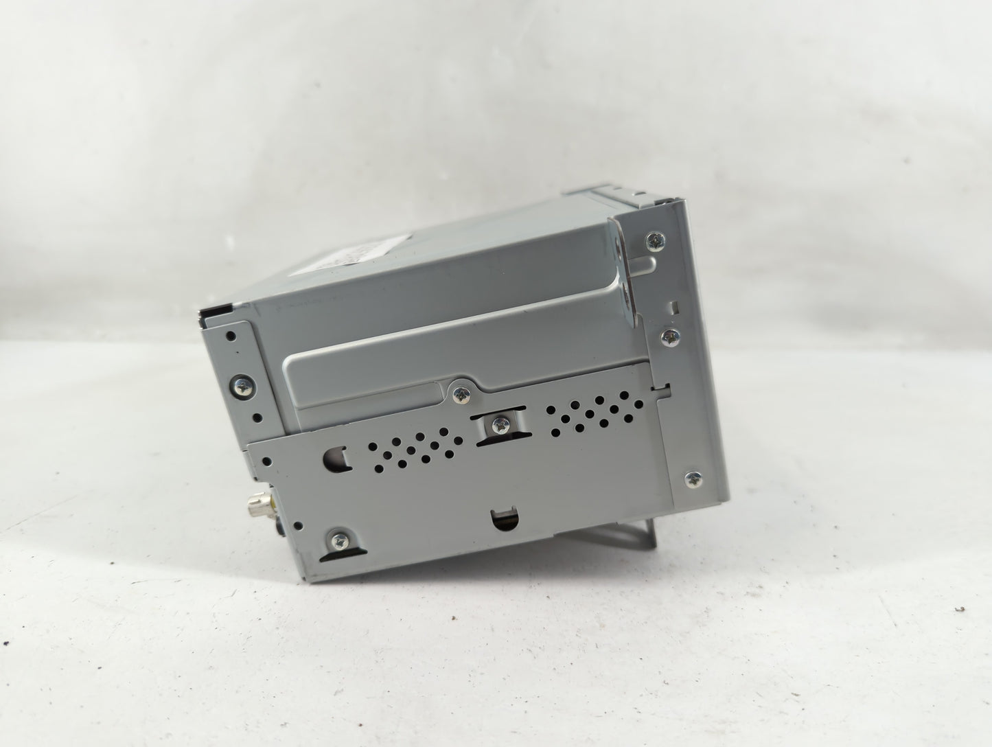 2011-2012 Chevrolet Cruze Radio AM FM Cd Player Receiver Replacement P/N:20983517 Fits Fits 2010 2011 2012 OEM Used Auto Par