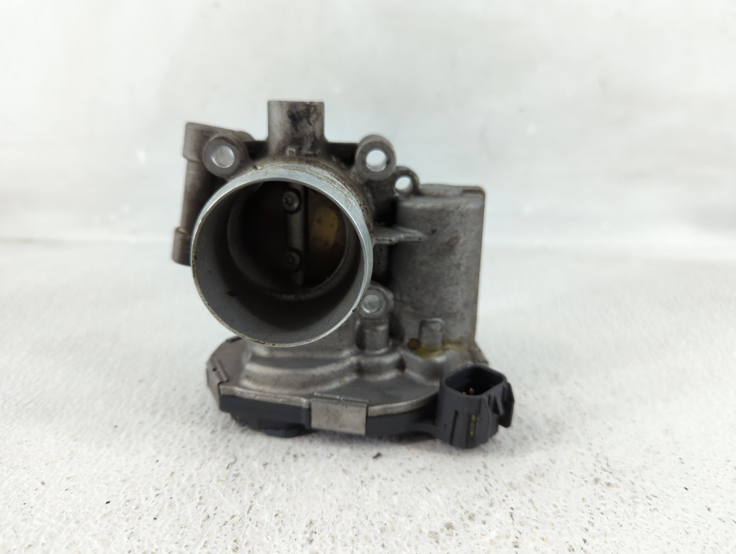 2011-2016 Chevrolet Cruze Throttle Body Fits Fits 2011 2012 2013 2014 2015 2016 2017 2018 2019 2020 2021 OEM Used Auto Parts
