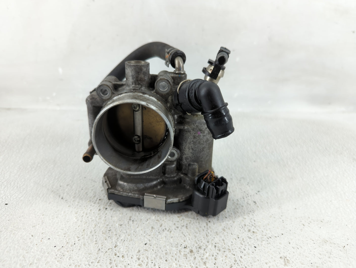 2011-2016 Chevrolet Cruze Throttle Body Fits Fits 2009 2010 2011 2012 2013 2014 2015 2016 2017 2018 OEM Used Auto Parts - Oe