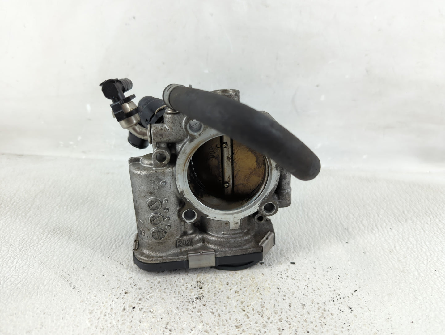 2011-2016 Chevrolet Cruze Throttle Body Fits Fits 2009 2010 2011 2012 2013 2014 2015 2016 2017 2018 OEM Used Auto Parts - Oe