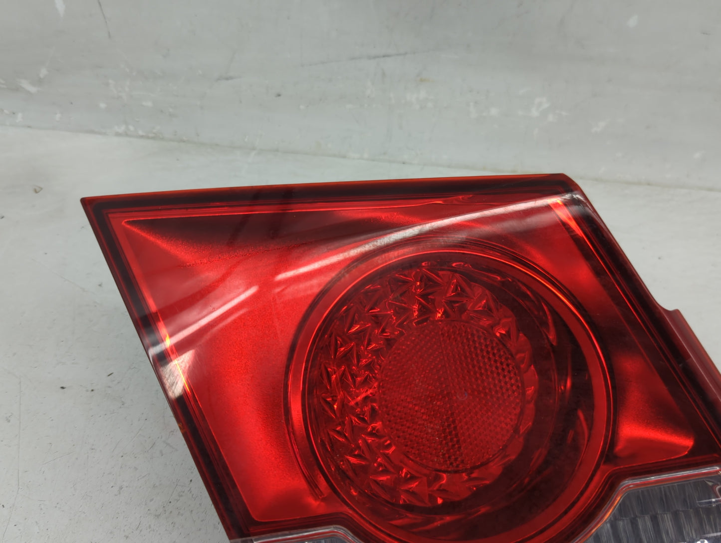 2011-2016 Chevrolet Cruze Tail Light Assembly Driver Left OEM P/N:3057KLCP Fits Fits 2011 2012 2013 2014 2015 2016 OEM Used 