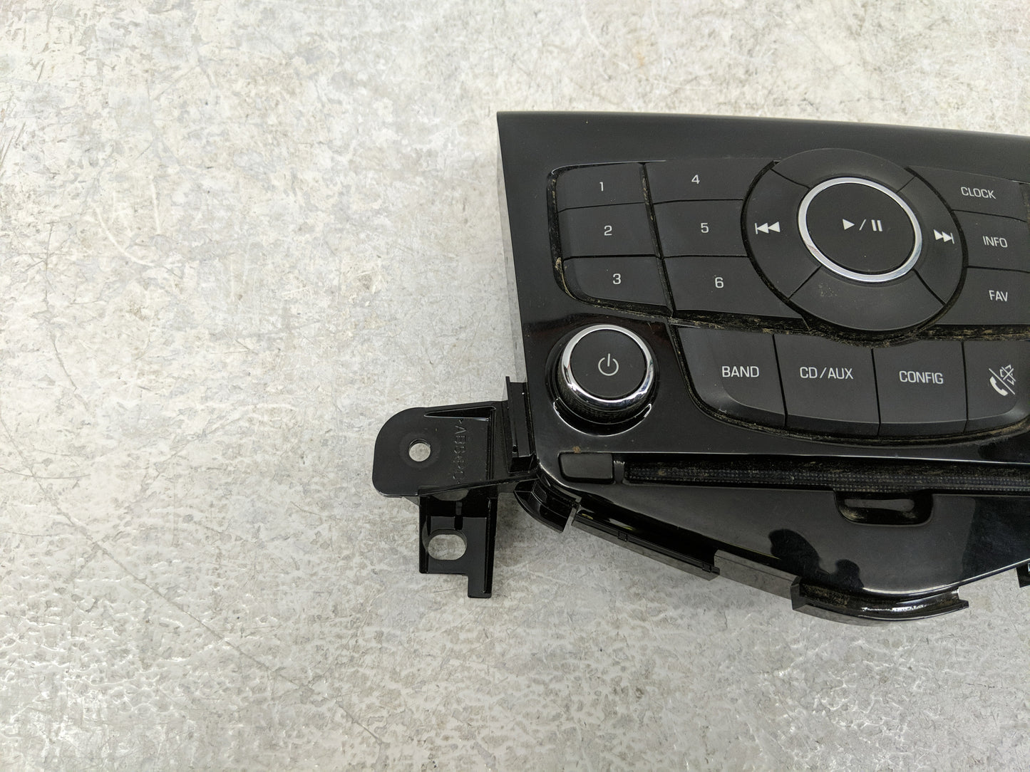 2011-2011 Chevrolet Cruze Radio Control Panel - Oemusedautoparts1.com