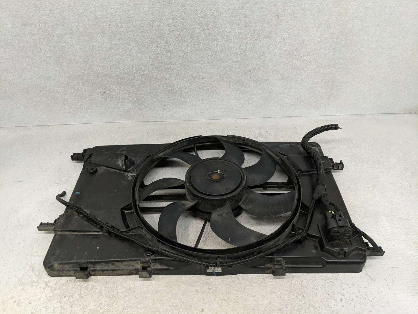 2011-2016 Chevrolet Cruze Electric Radiator Cooling Fan Motor Assembly P/N:13347179 Fits Fits 2011 2012 2013 2014 2015 2016 