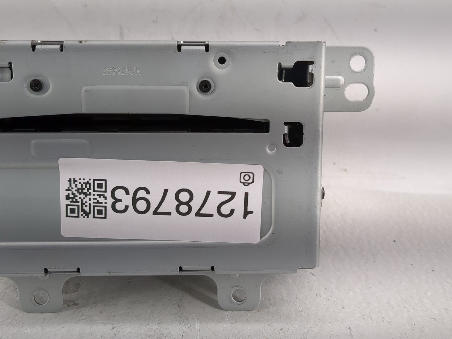 2011-2012 Chevrolet Cruze Radio AM FM Cd Player Receiver Replacement P/N:20983517 Fits Fits 2010 2011 2012 OEM Used Auto Par